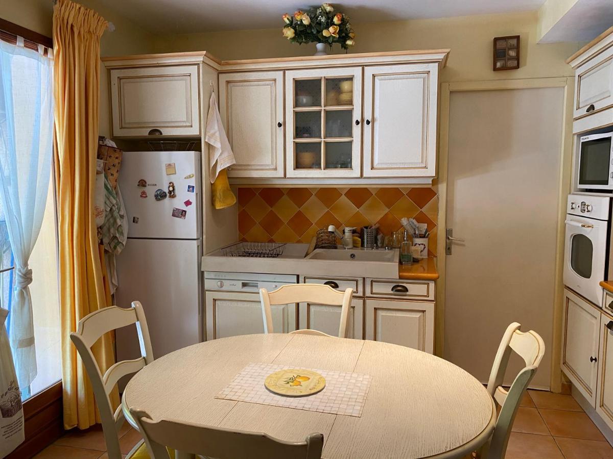 Maison Provencale En Campagne A Eguilles Bagian luar foto